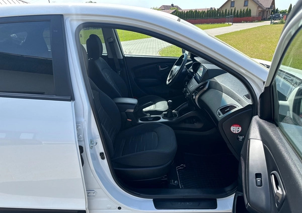Hyundai ix35 cena 49900 przebieg: 156000, rok produkcji 2015 z Lesko małe 529